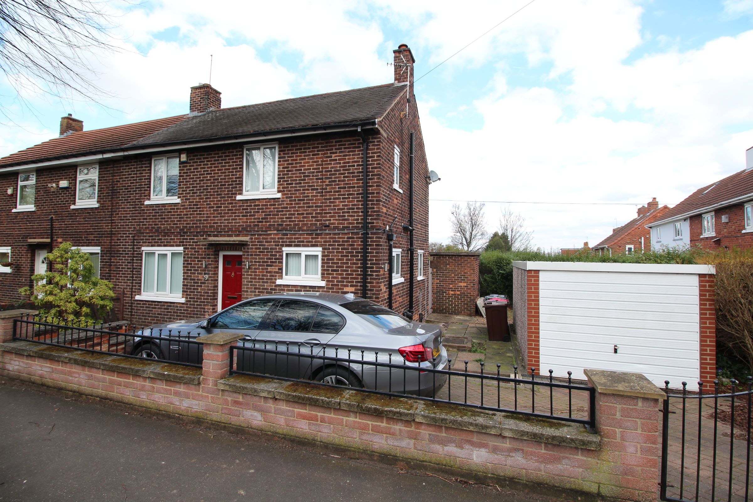 3 bed semidetached house for sale in Highfield Road, Swinton