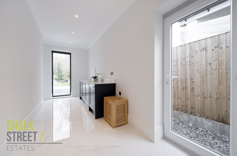 5 bed detached house for sale in Woodlands Avenue, Emerson Park RM11 Zoopla