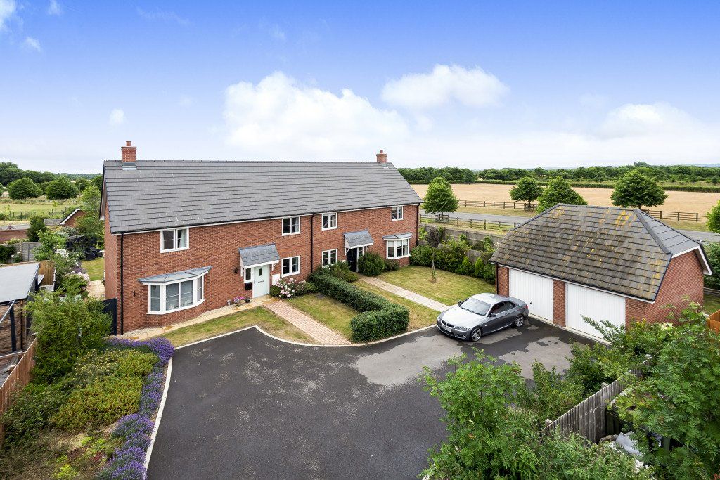 3 bed semidetached house for sale in Buchan Place, Kingston Bagpuize