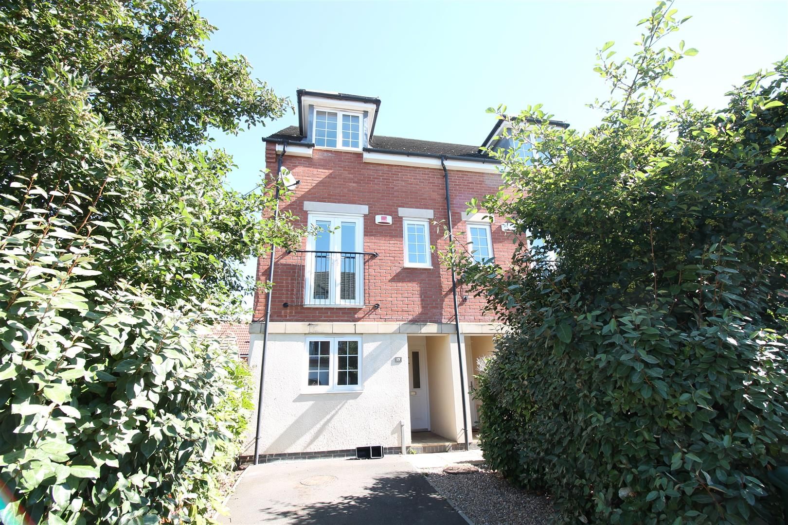 4 bed end terrace house for sale in Threadcutters Way, Shepshed