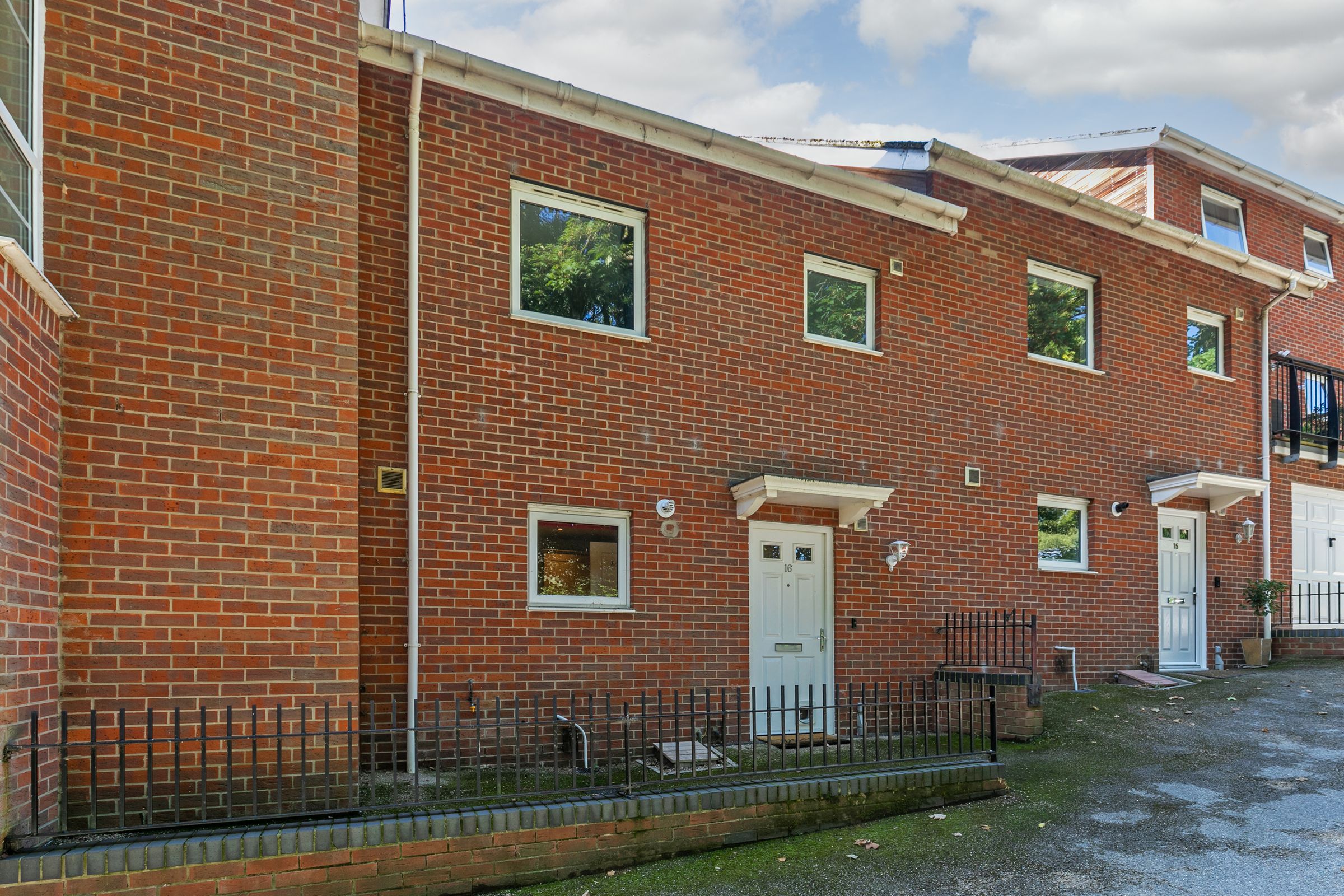 3 bed terraced house for sale in Athelstan Road, Winchester SO23 Zoopla