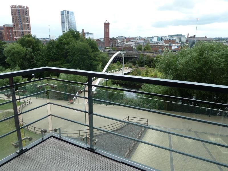2 bed flat to rent in Whitehall Waterfront, Riverside Way LS1 Zoopla
