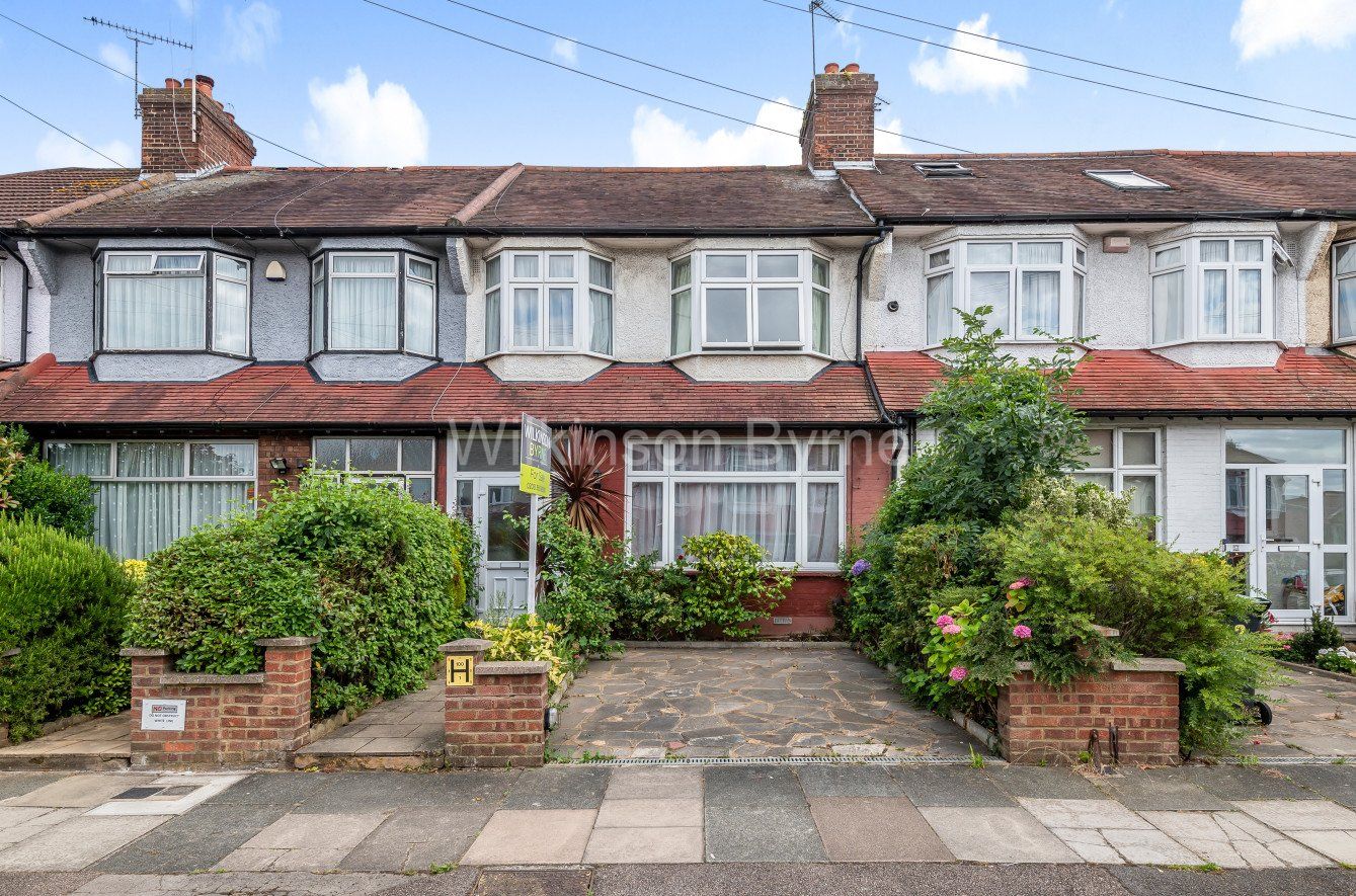 4 bed terraced house for sale in Pevensey Avenue, London N11 Zoopla