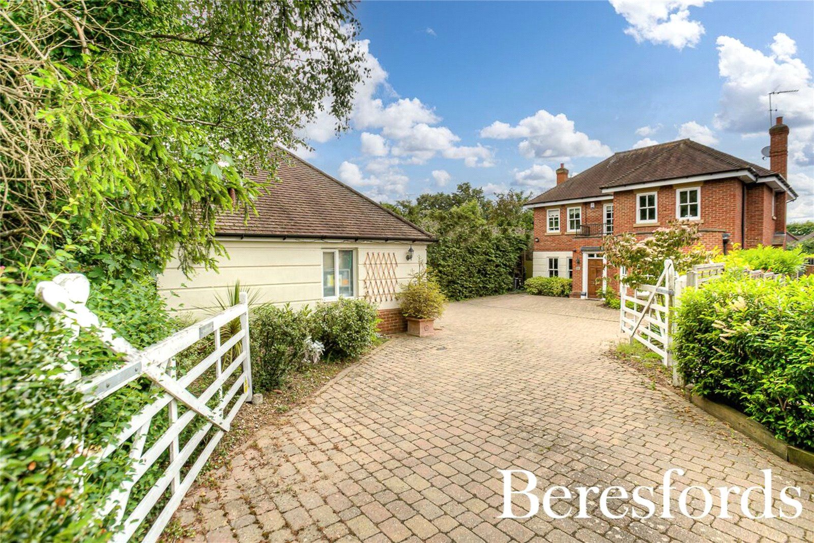 5 bed detached house for sale in Compton Avenue, Hutton CM13 Zoopla