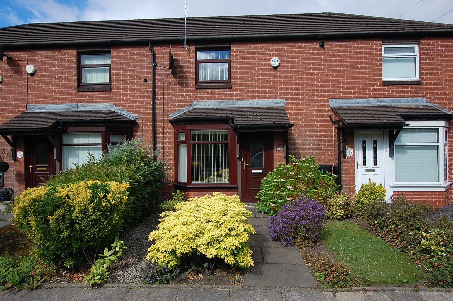 2 bed terraced house to rent in Oldham Road, AshtonUnderLyne, Greater