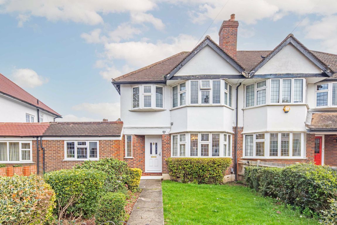 4 bed property for sale in Thorkhill Road, Thames Ditton KT7 Zoopla