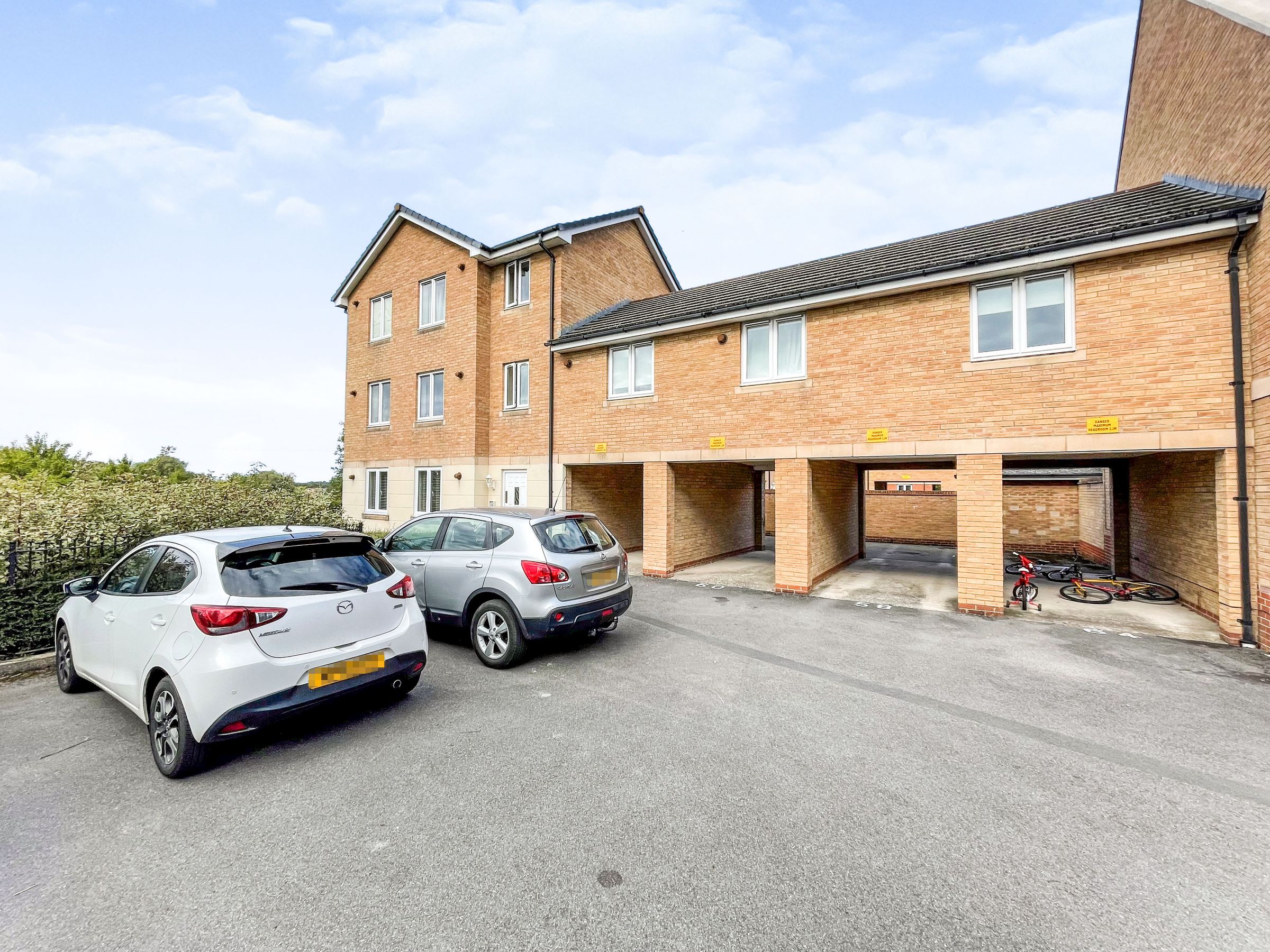 2 bed flat for sale in Padstow Road, Churchward, Swindon SN2 Zoopla