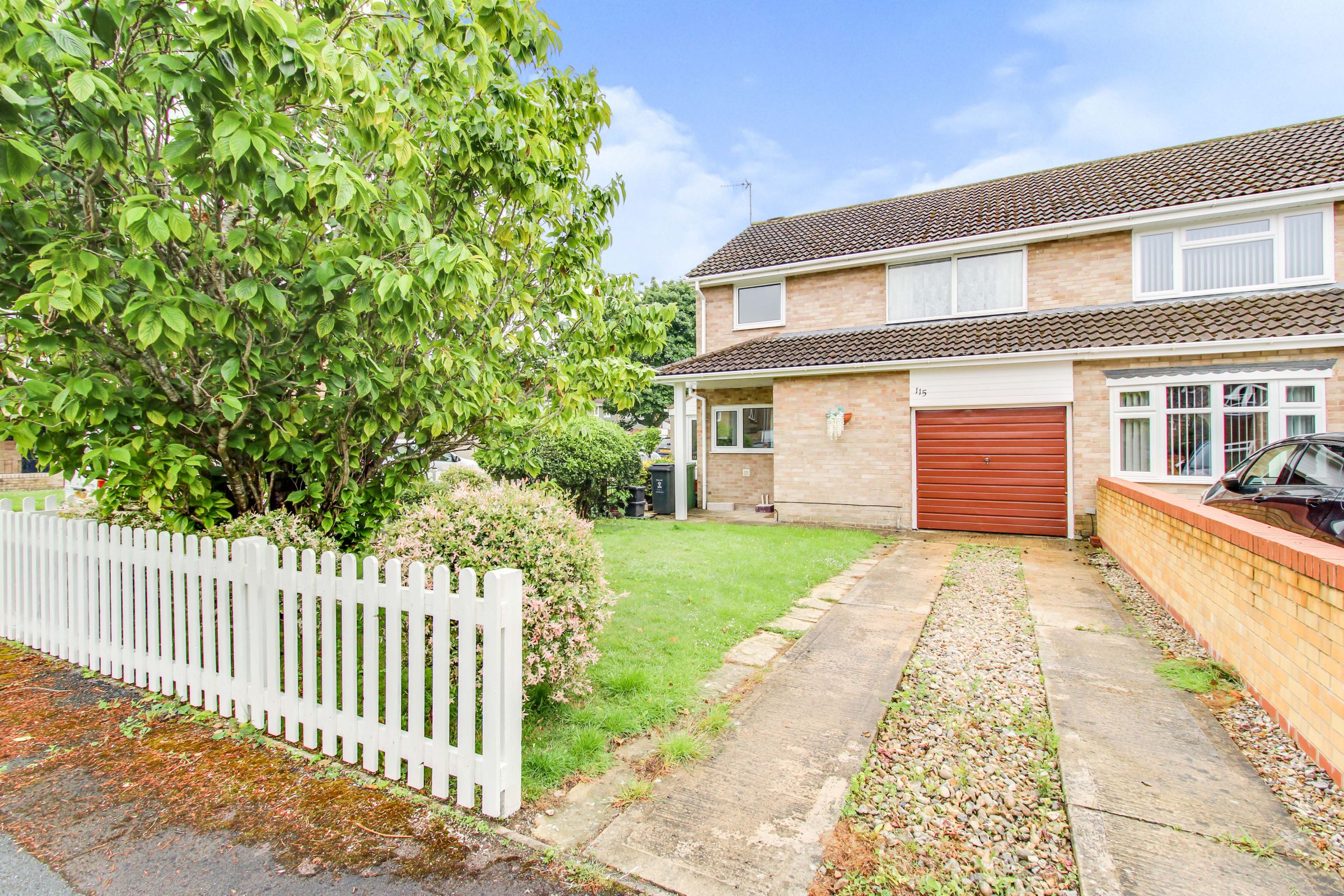 3 bed semidetached house for sale in Overbrook, Eldene, Swindon SN3