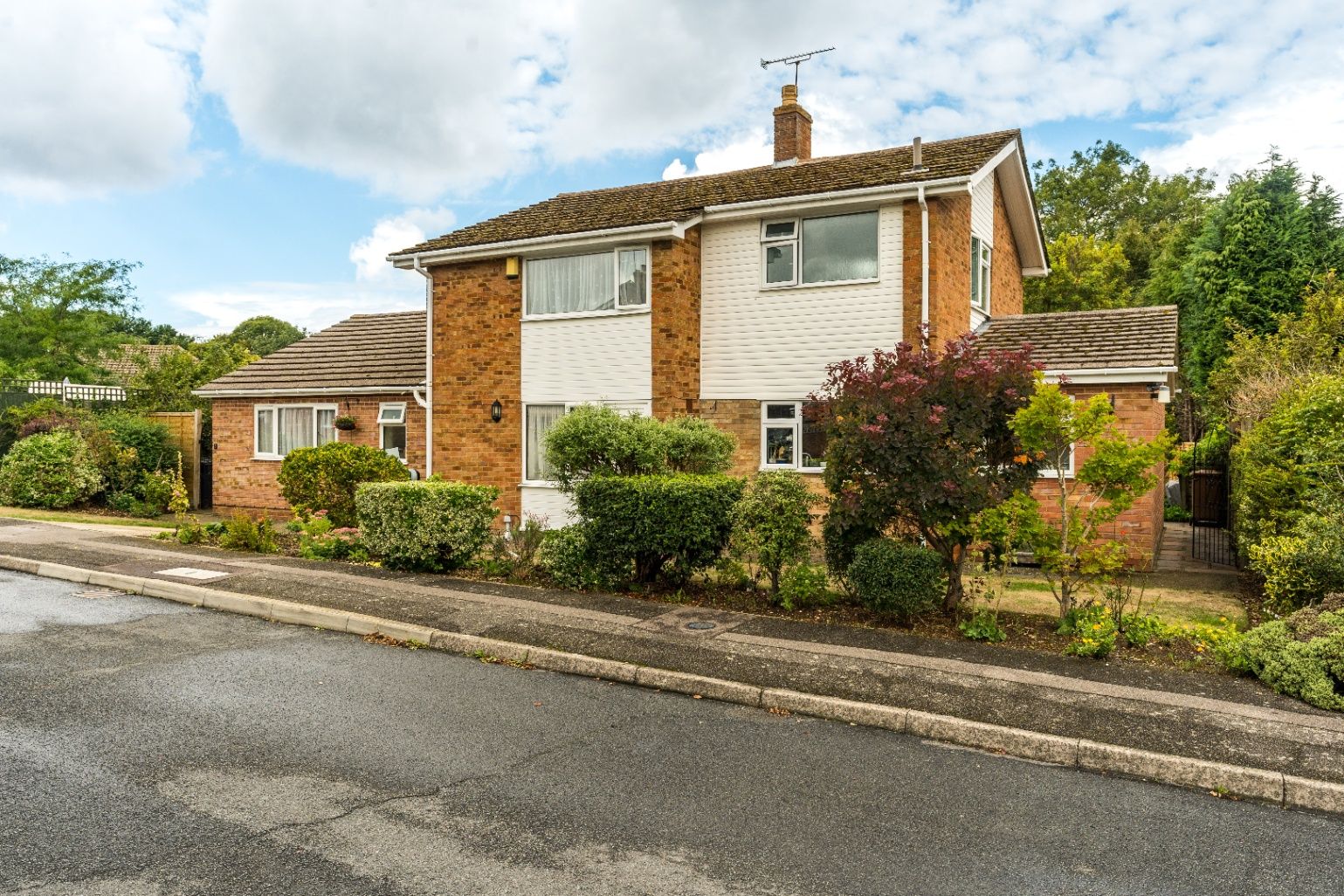 5 bed detached house for sale in Blackdown Drive, Ashford, Kent TN24