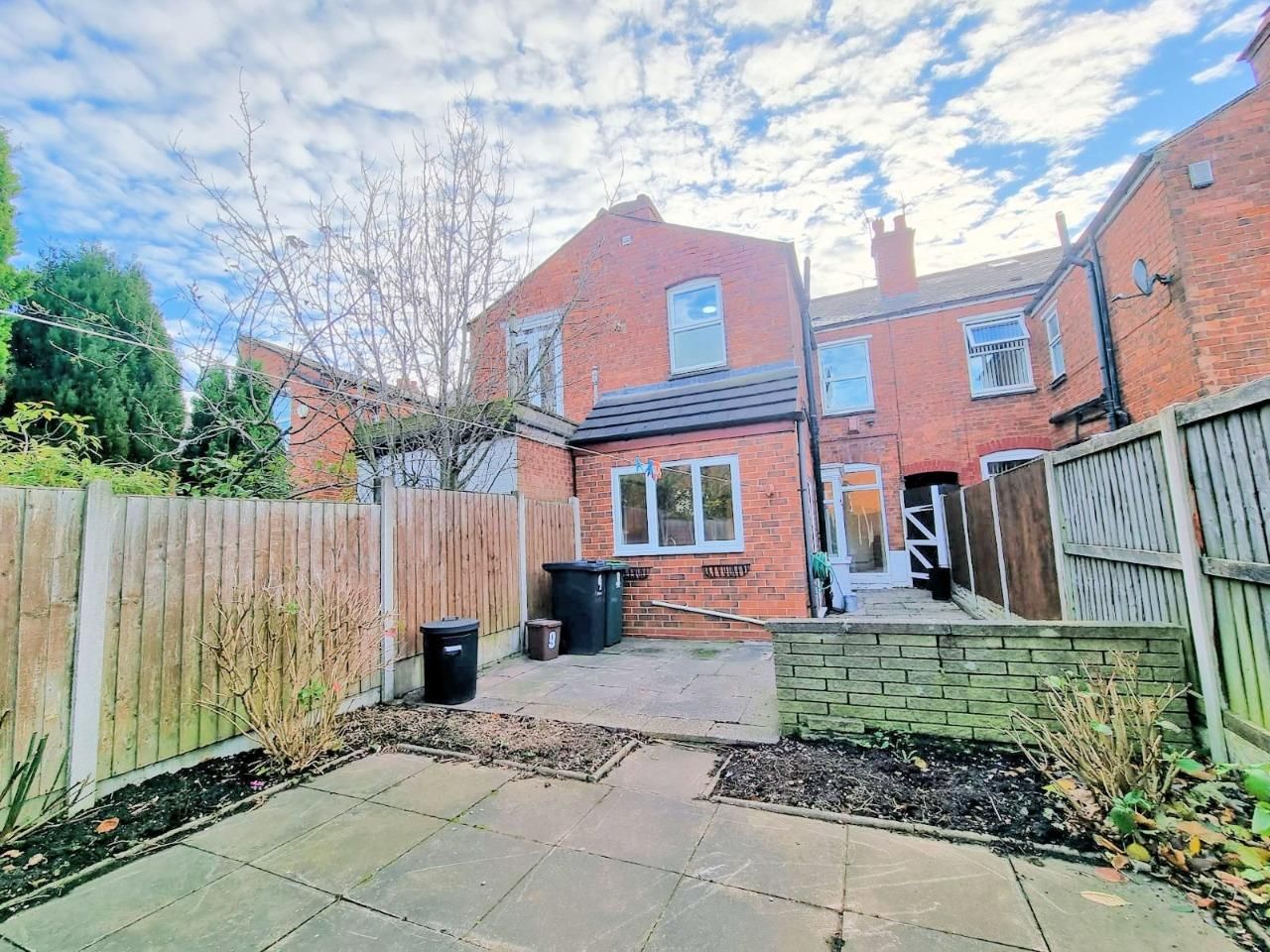 2 bed semidetached house to rent in Talbot Road, Bearwood, Smethwick