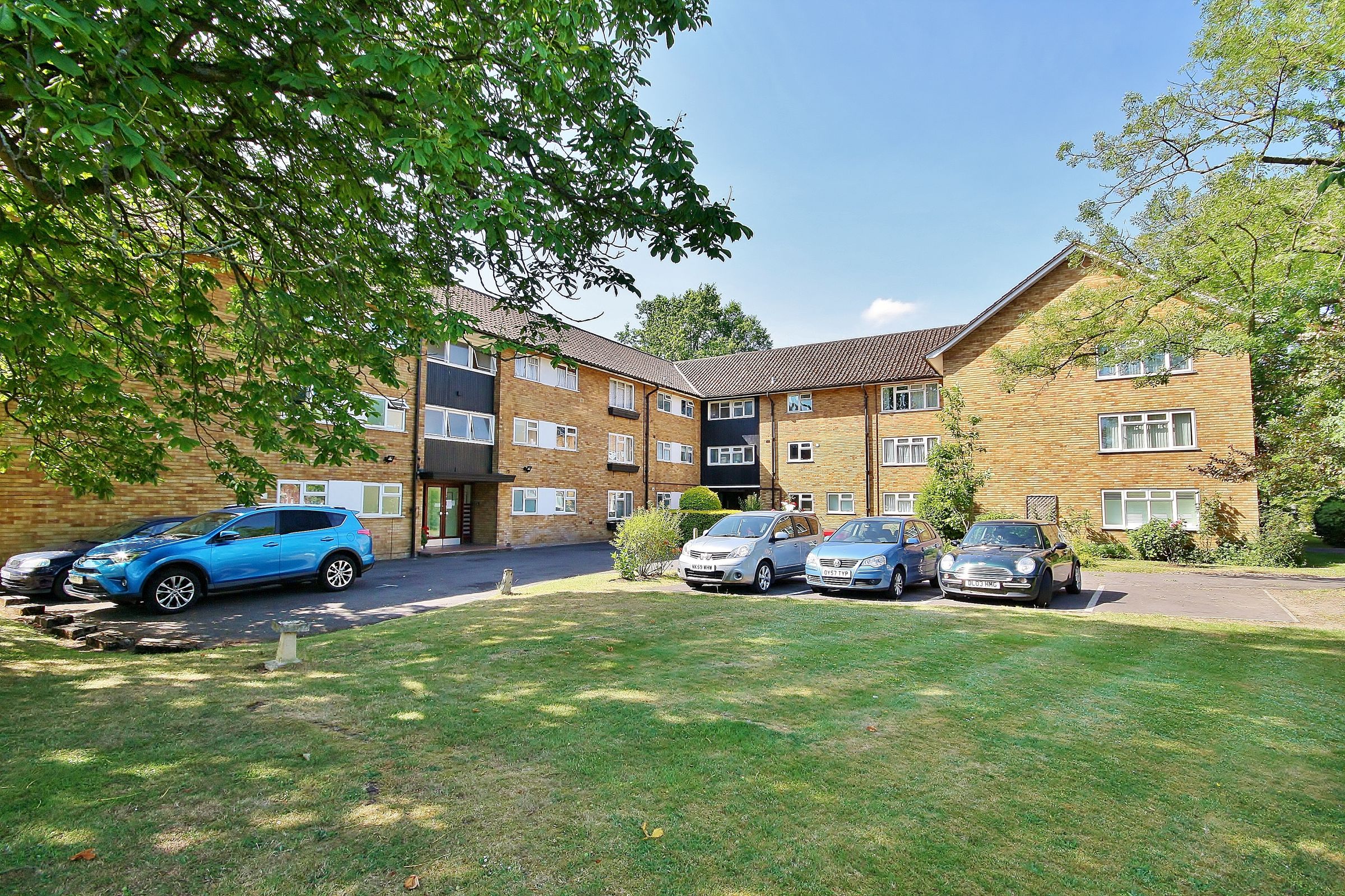 2 bed flat for sale in Brewery Road, Horsell, Woking GU21 Zoopla