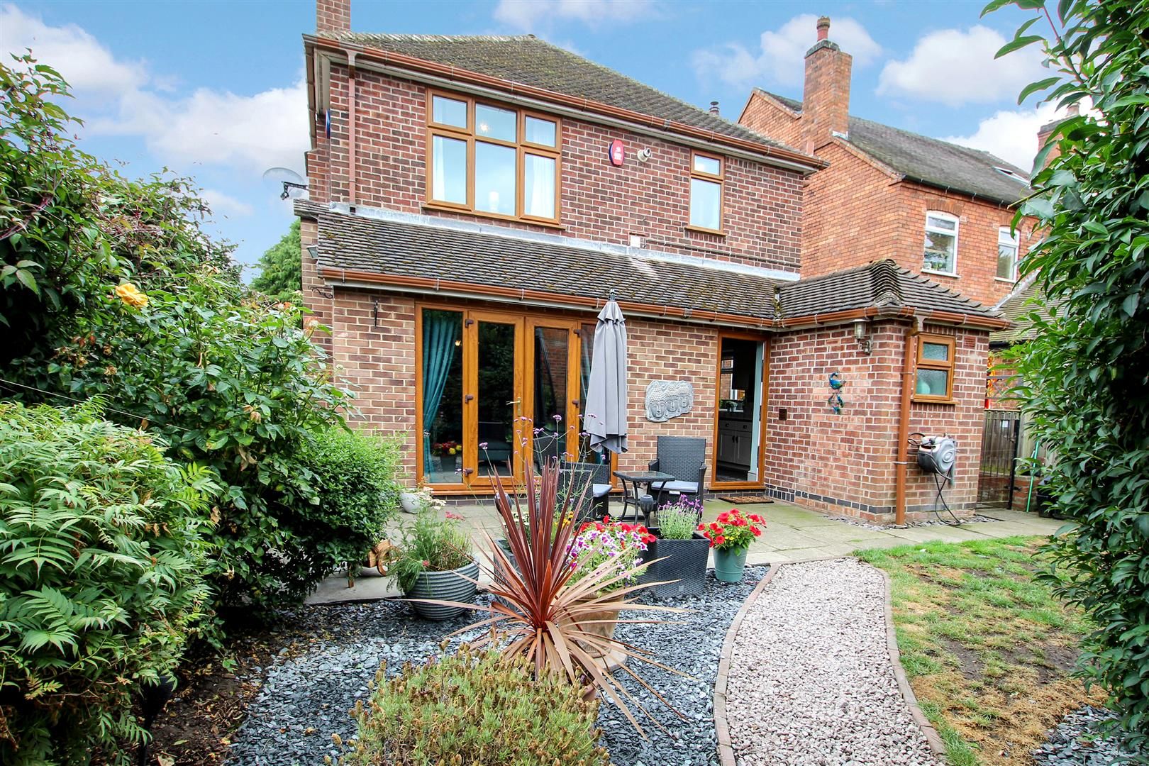 3 bed detached house for sale in Alexandra Road, Overseal, Swadlincote