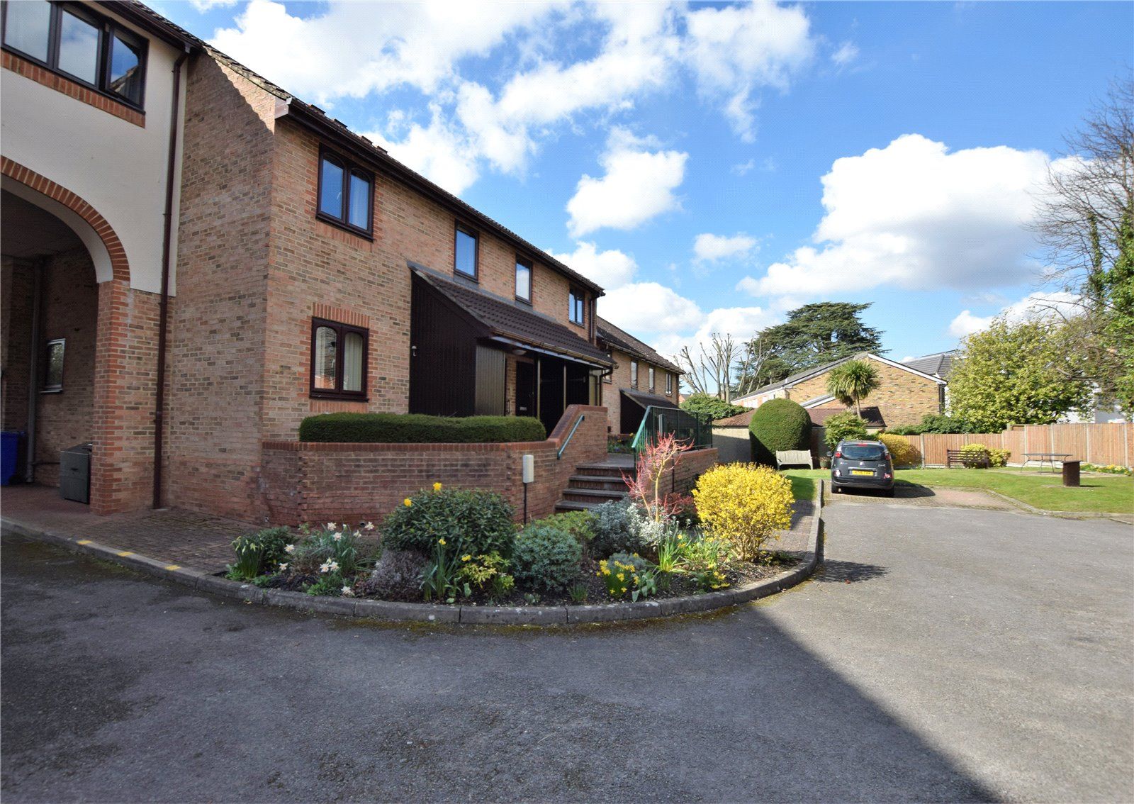 2 bed flat for sale in Salisbury Road, Farnborough, Hampshire GU14 Zoopla