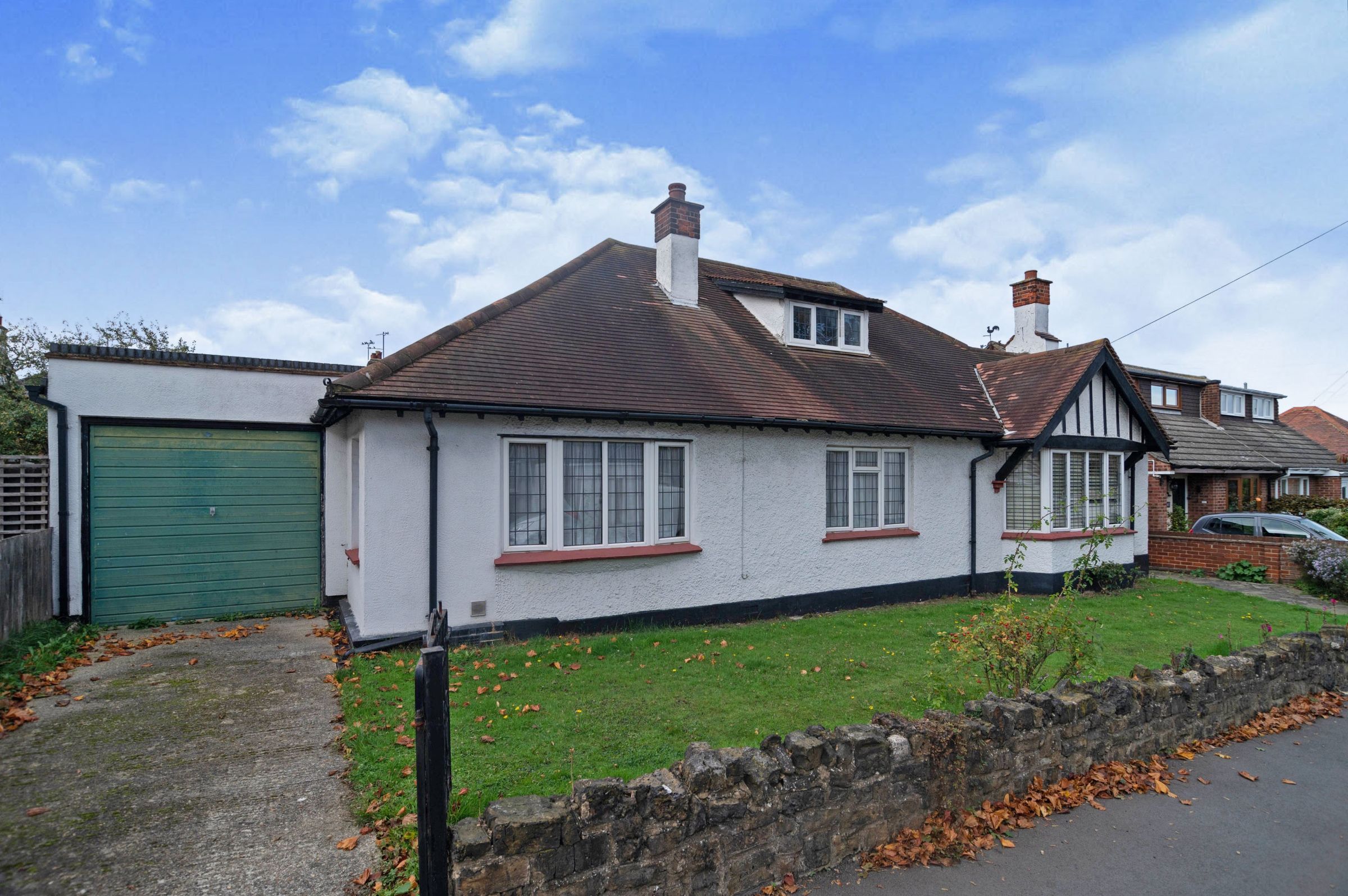 4 bed detached bungalow for sale in Cliffsea Grove, LeighOnSea SS9