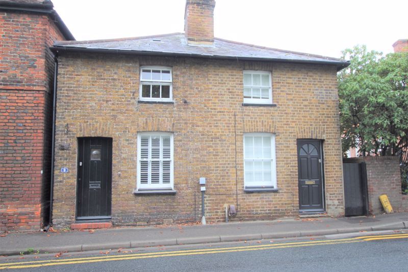 2 bed semidetached house to rent in Woodcote Road, Epsom KT18 Zoopla