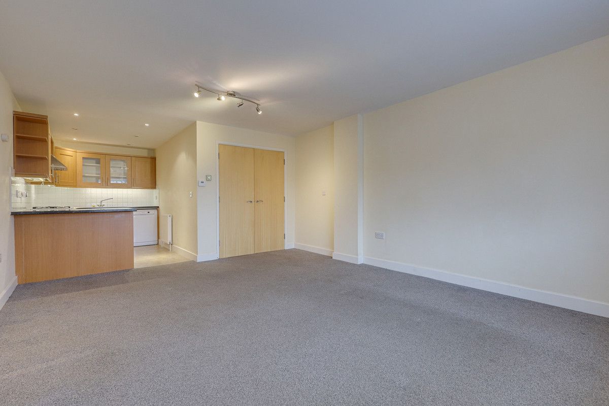 2 Bed End Terrace House For Sale In Feeches Road Southend On Sea Ss2