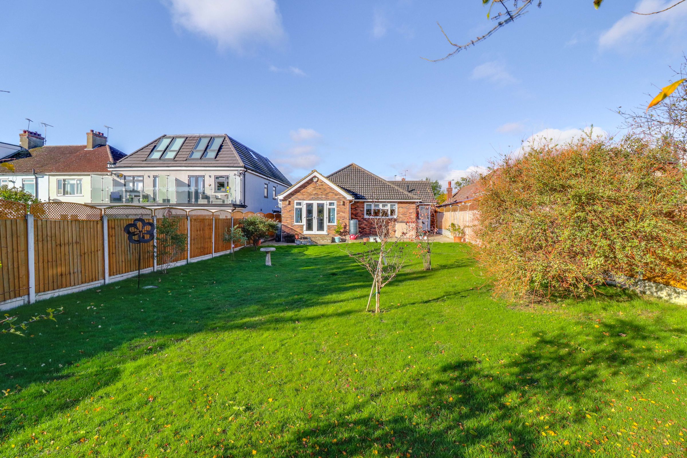 3 bed detached bungalow for sale in Kents Hill Road, Benfleet SS7 Zoopla