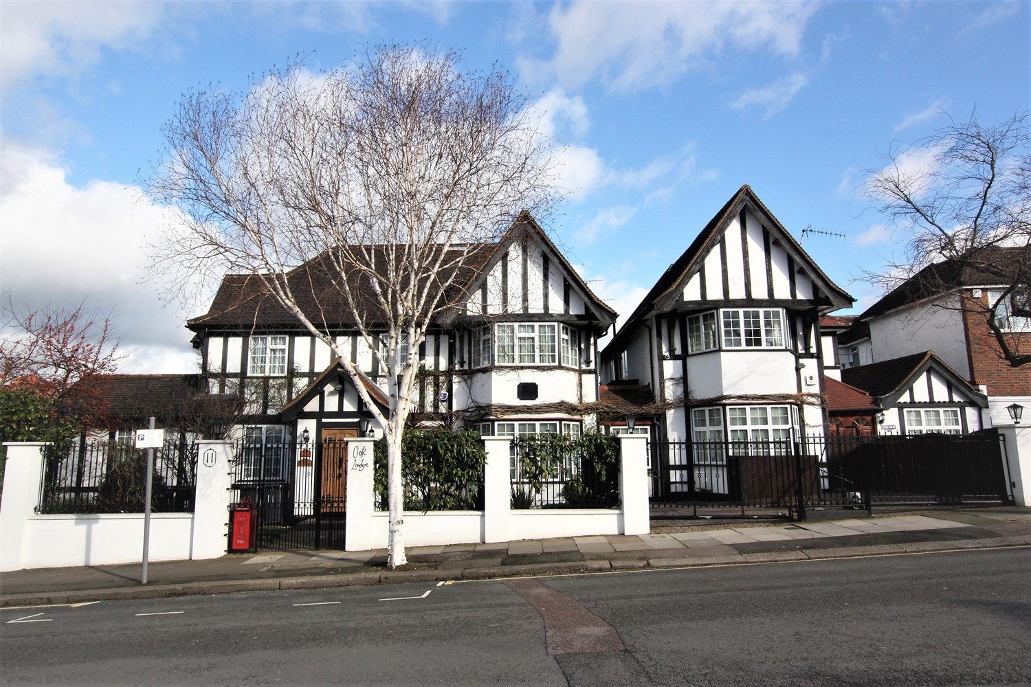 5 bed semidetached house to rent in Western Avenue, Golders Green NW11