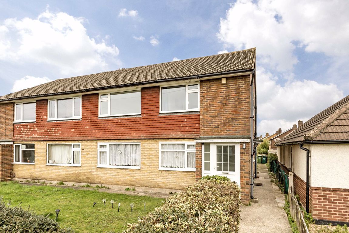 2 bed flat for sale in Alexandra Road, Ashford TW15 Zoopla