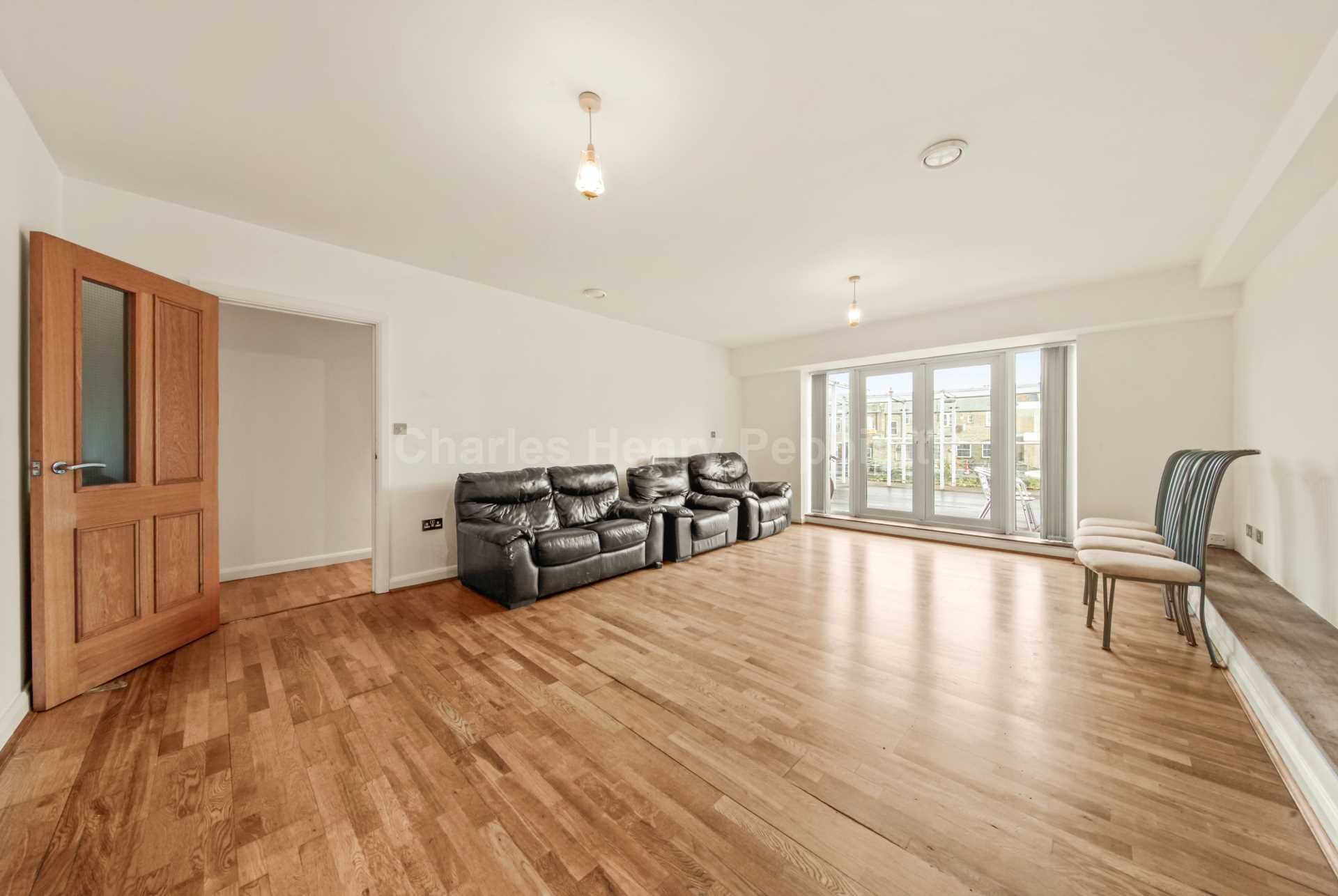 2 bed flat to rent in Greens End, Woolwich SE18 Zoopla