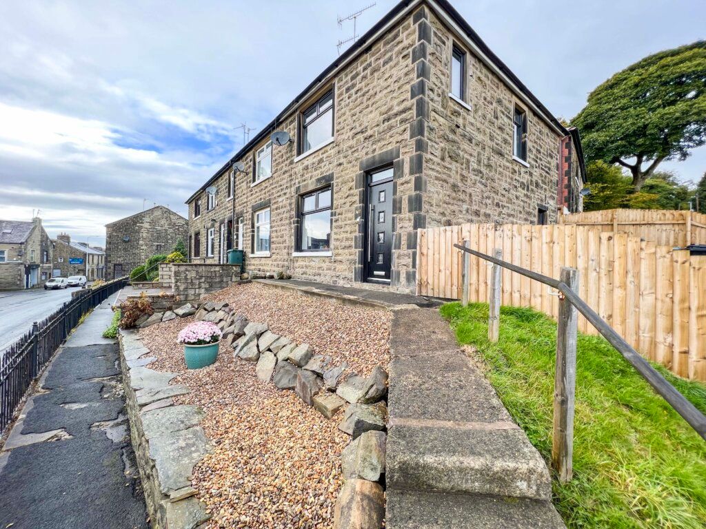 3 bed end terrace house for sale in Newchurch Road, Stacksteads