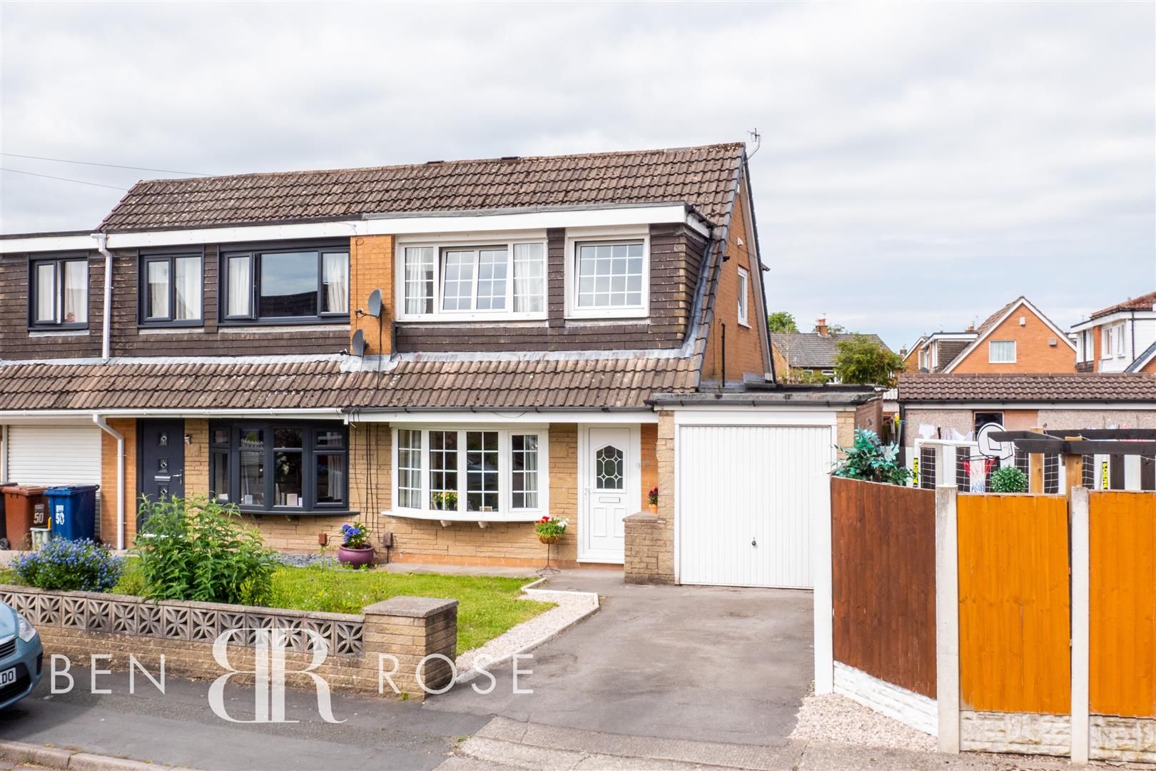 3 bed semidetached house for sale in Redwood Avenue, Leyland PR25 Zoopla