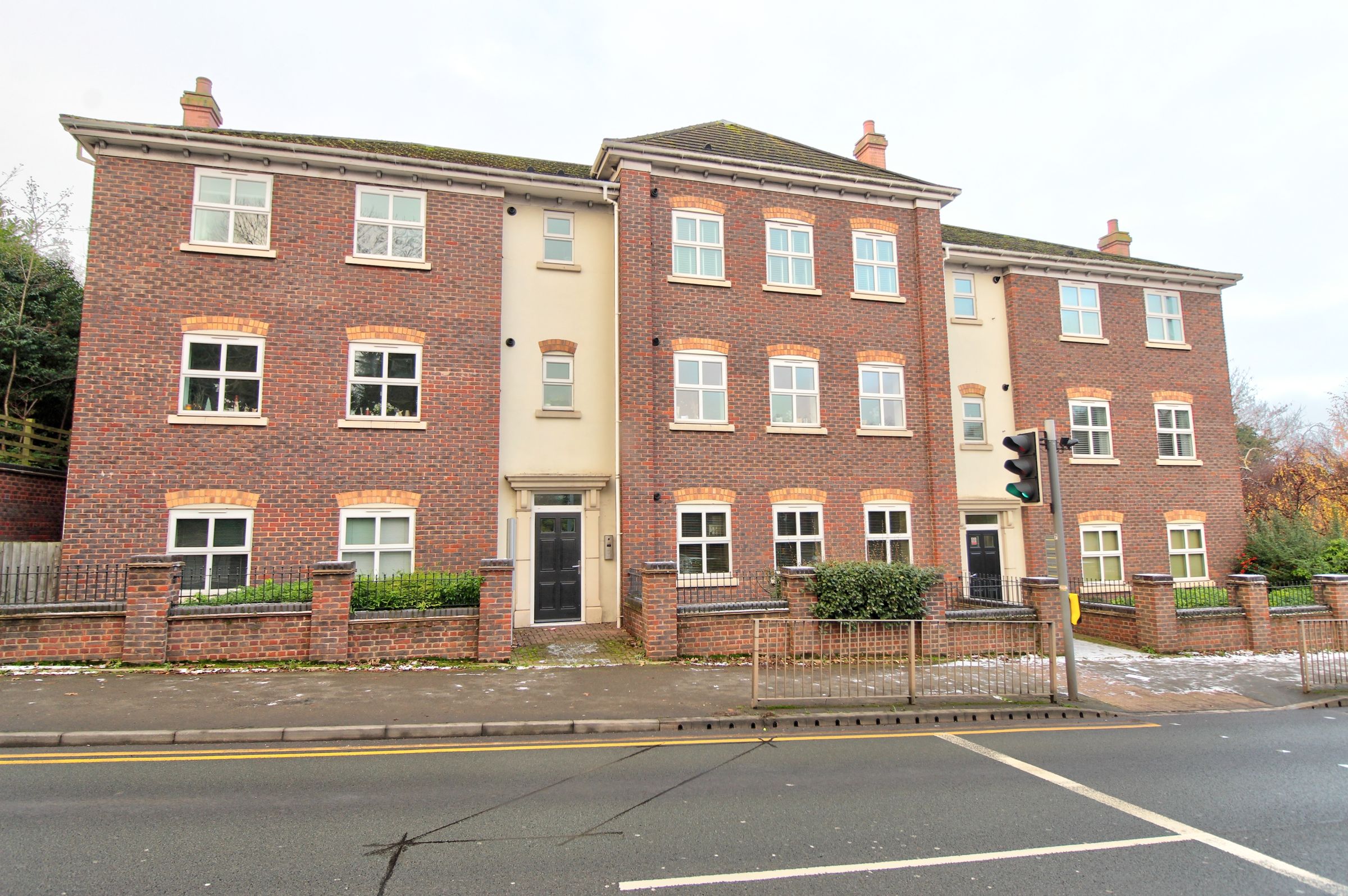 2 bed flat for sale in St. Giles Row, Lower High Street, Stourbridge DY8 Zoopla
