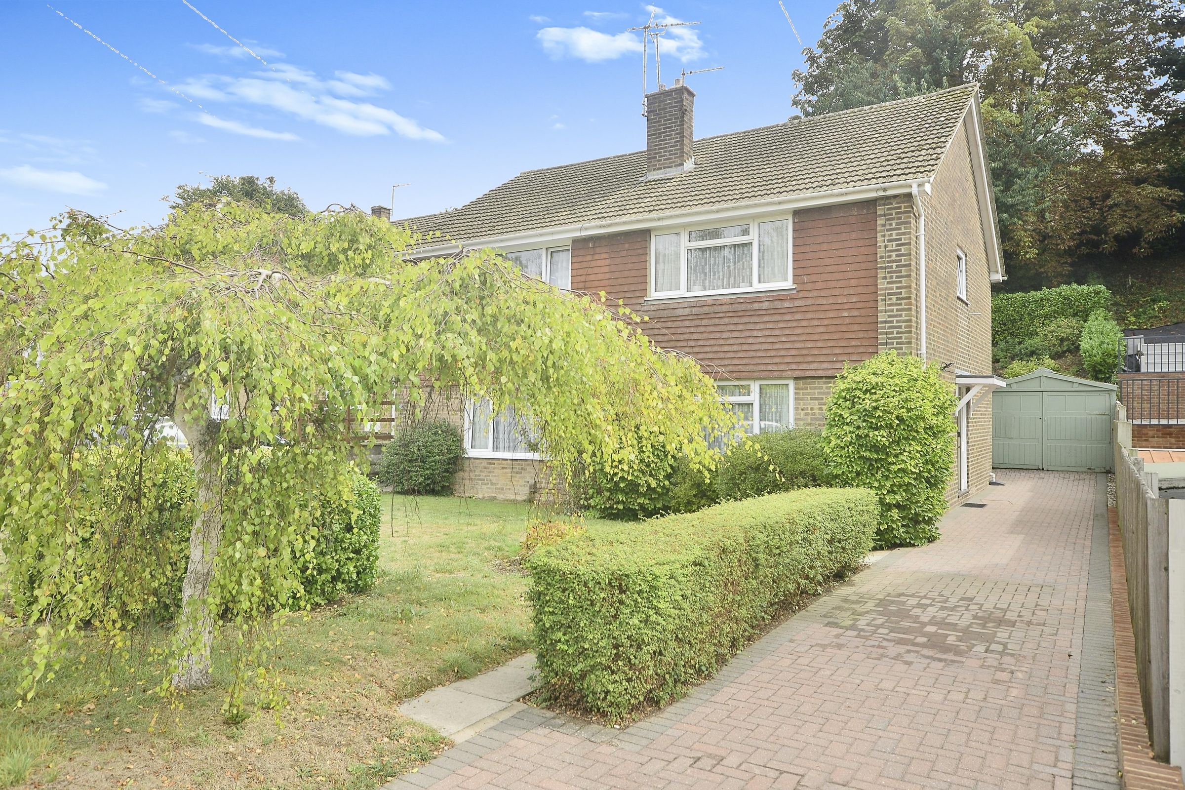 3 bed semidetached house for sale in Templeside, Temple Ewell, Dover