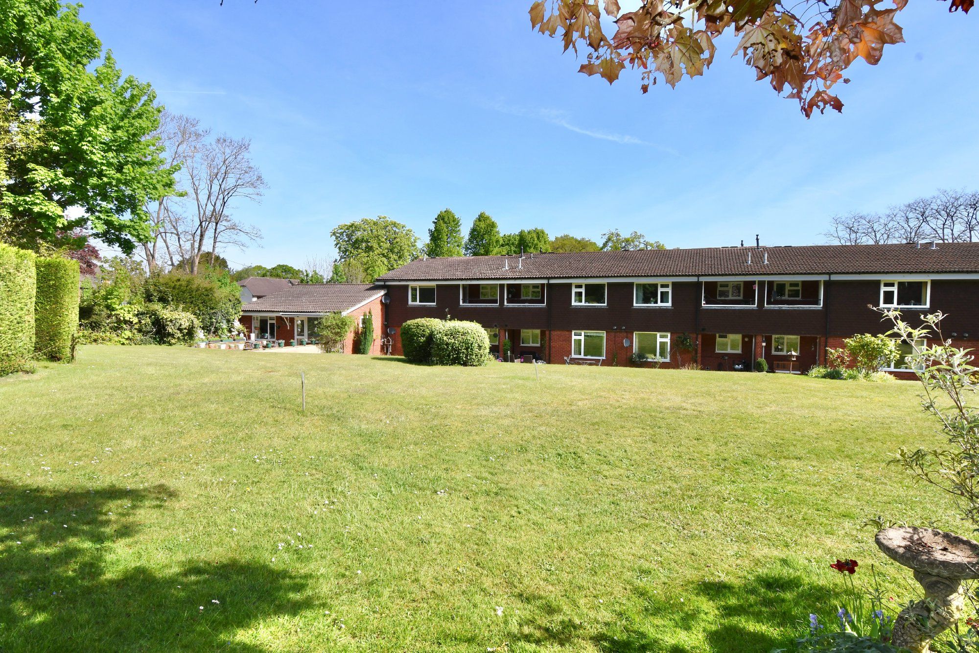 2 bed property for sale in Highcroft, Milford, Godalming GU8 Zoopla