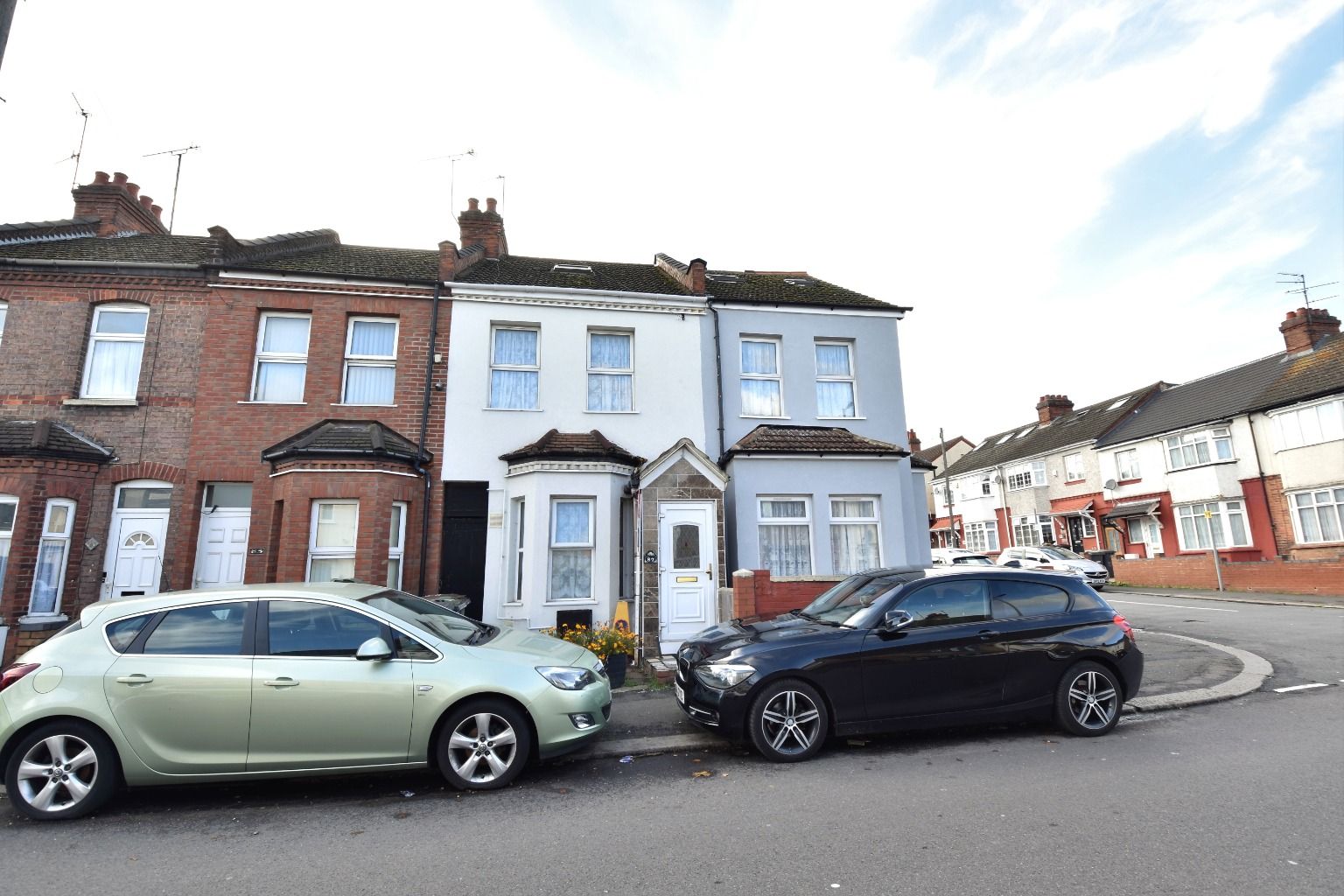 3 bed terraced house for sale in Selbourne Road, Luton, Bedfordshire