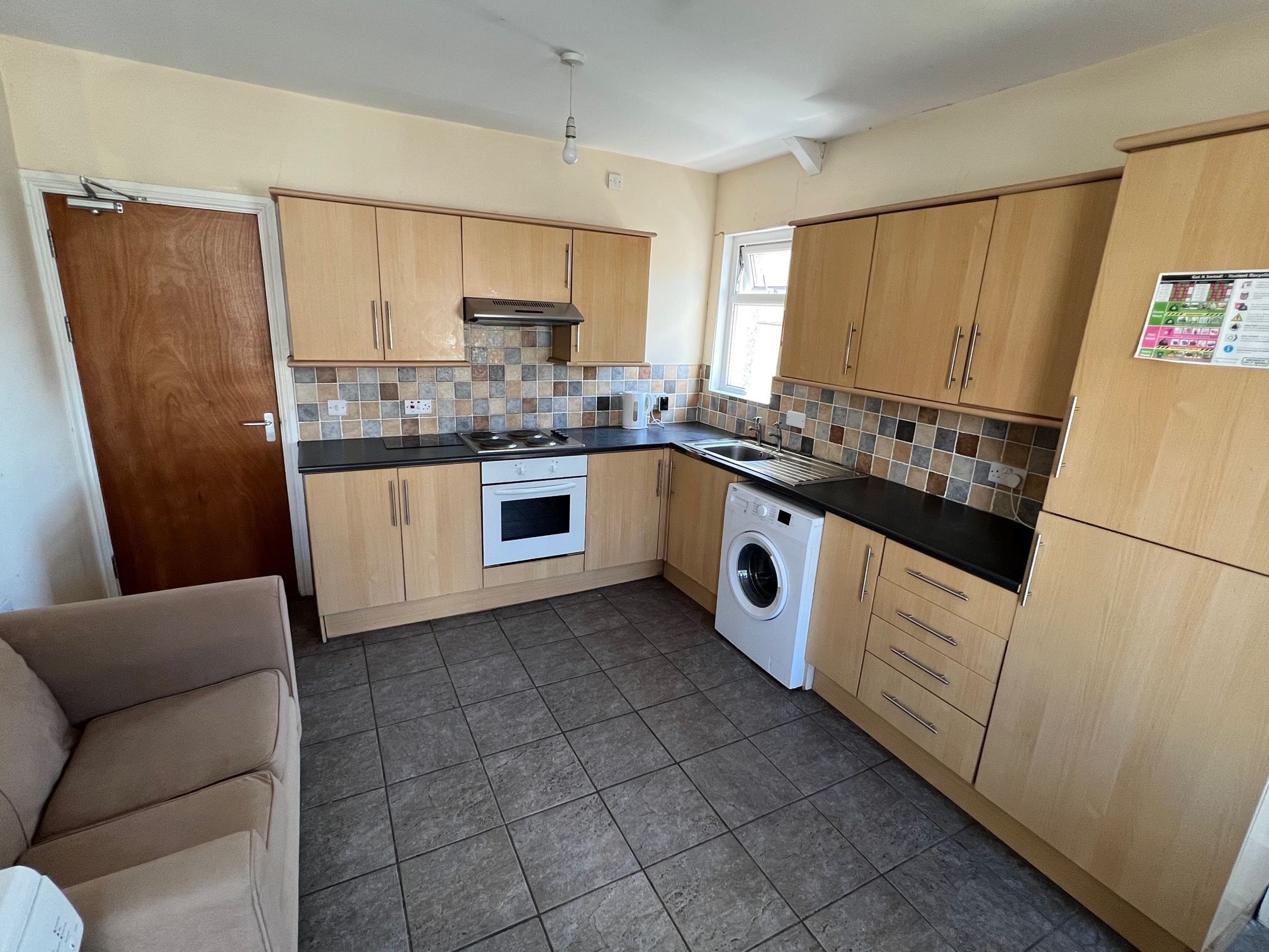 4 bed terraced house to rent in The Promenade, Mount Pleasant, Swansea