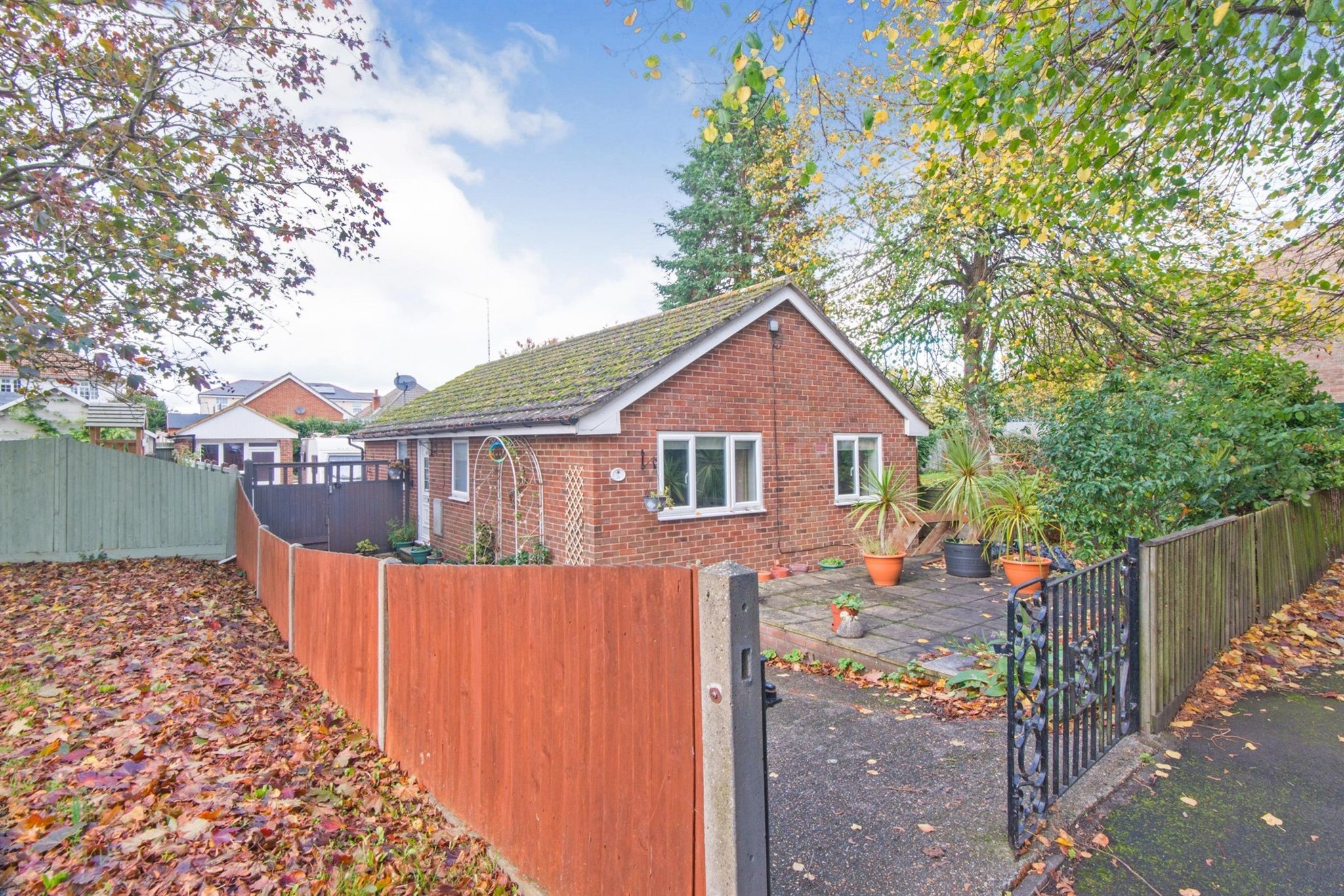 3 bed detached bungalow for sale in Cunningham Crescent, Southampton