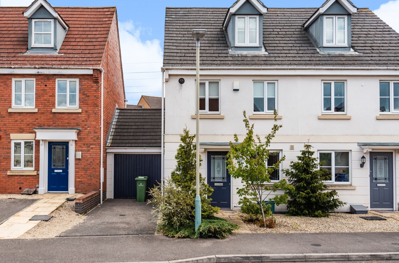 3 bed town house to rent in Rosebay Gardens, Cheltenham GL51 Zoopla