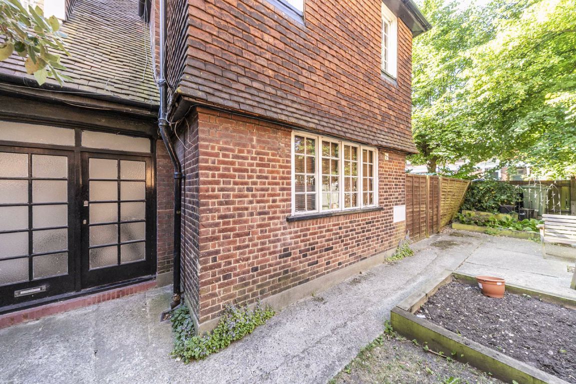 2 bed flat for sale in Avenue, London SW2 Zoopla