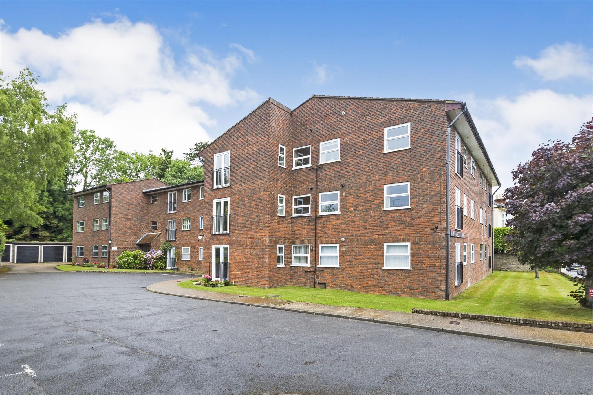 2 bed flat for sale in Woodsland Road, Hassocks BN6 Zoopla