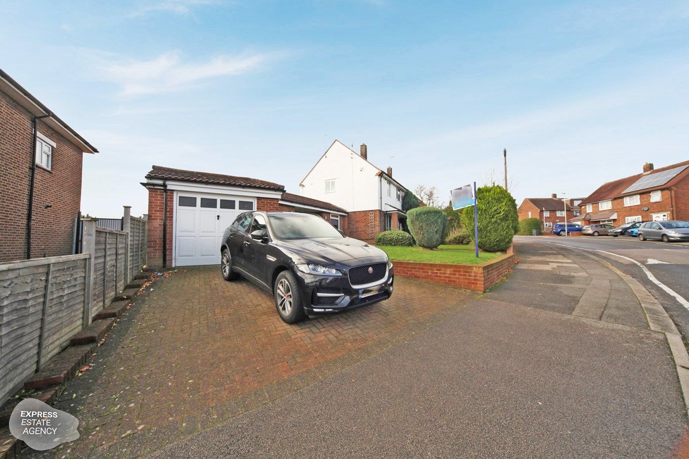 4 bed semidetached house for sale in Wilsden Avenue, Luton LU1 Zoopla