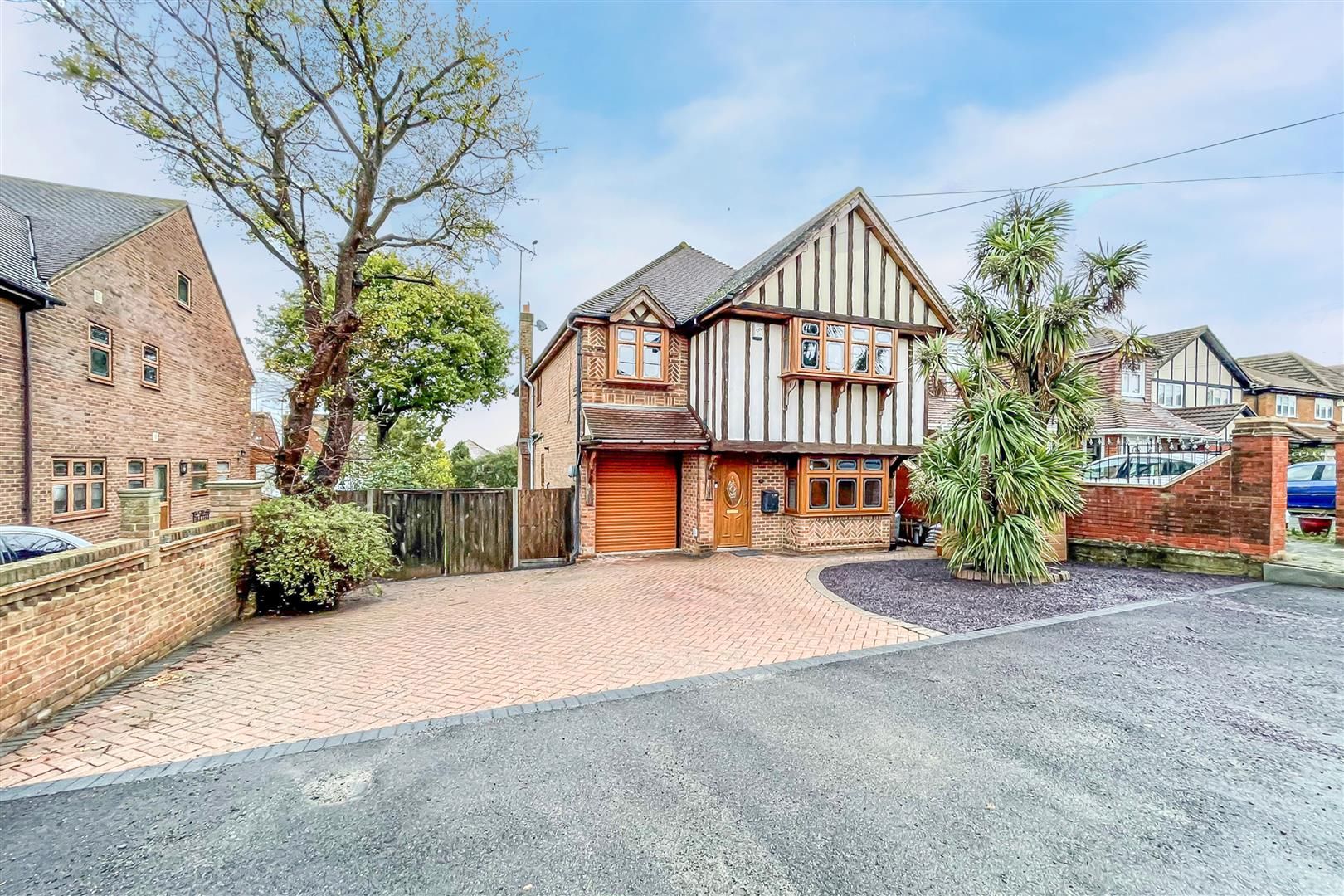 4 bed detached house for sale in Creek View Avenue, Hullbridge, Hockley