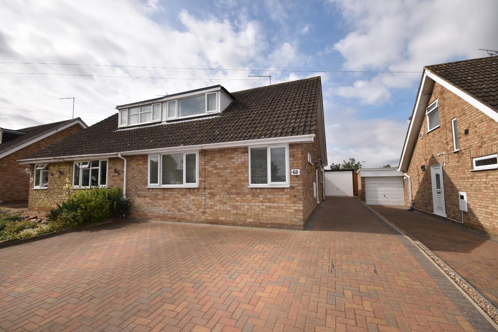 4 bed semidetached house for sale in Martins Lane, Hardingstone