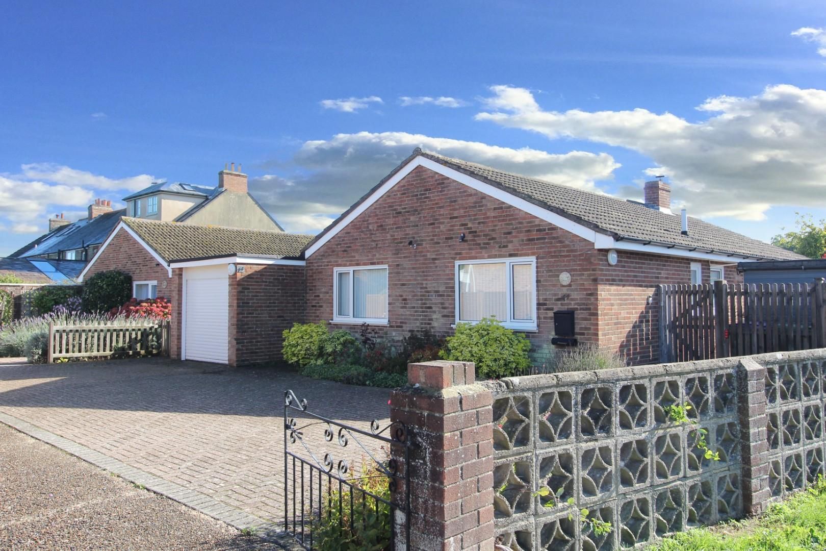 3 bed detached bungalow for sale in Harman Avenue, Lympne, Hythe CT21