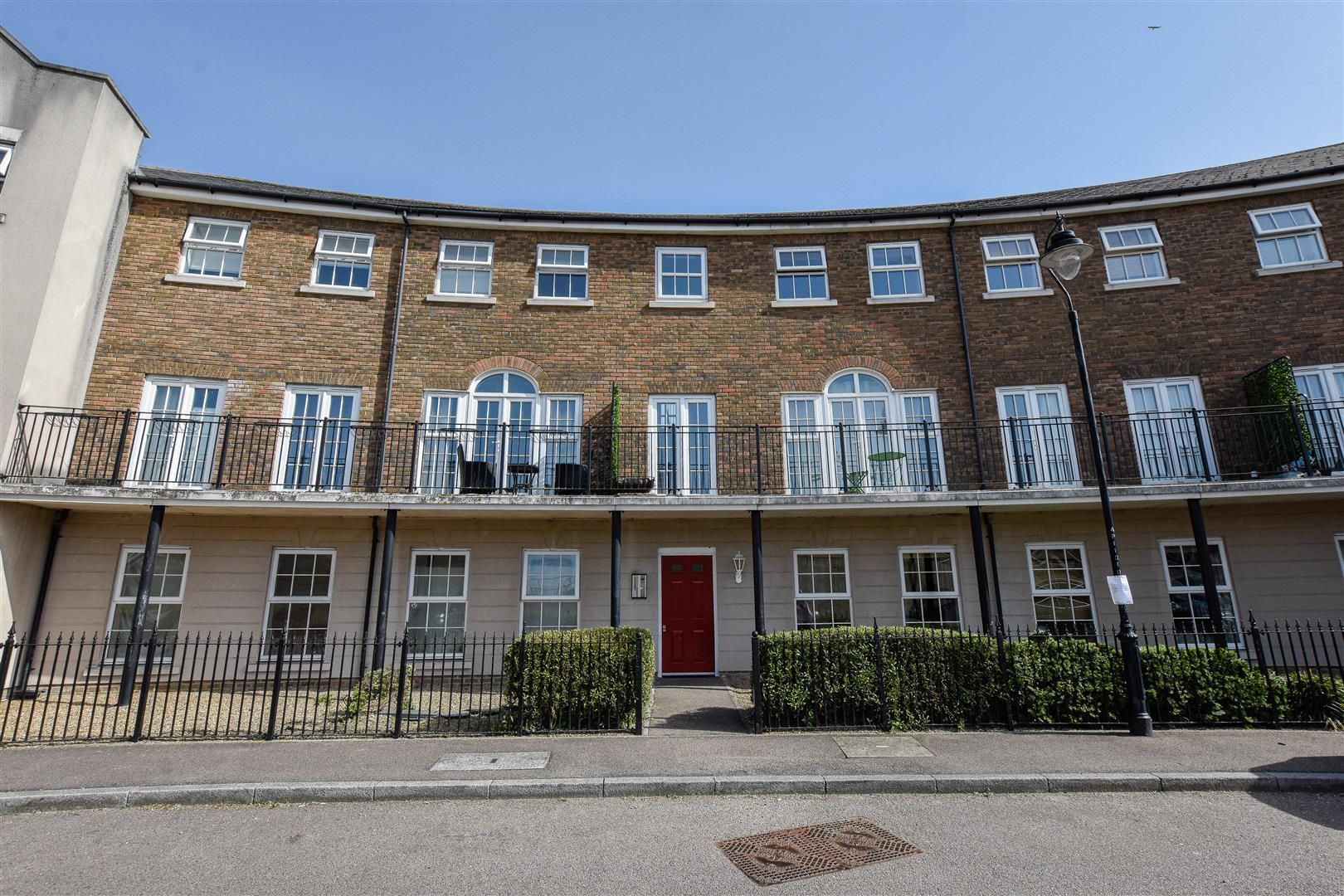 2 bed flat to rent in Palladian Circus, Ingress Park, Greenhithe DA9