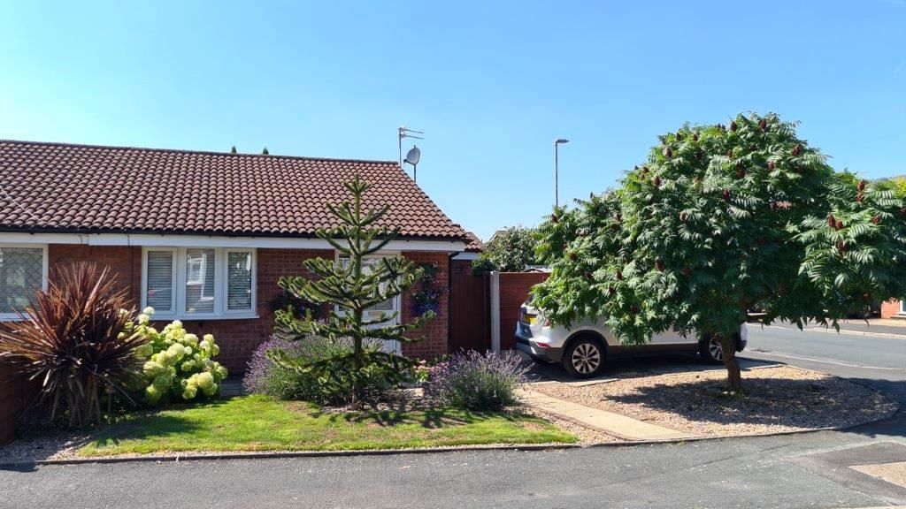 2 bed bungalow for sale in Nightingale Drive, Audenshaw, Manchester M34