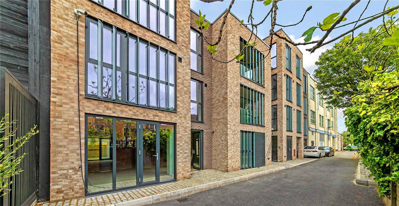 Rowe Lane, Hackney, London E9  