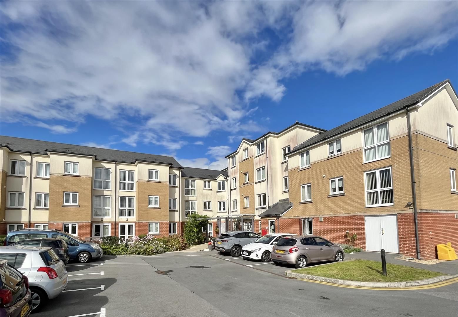 1 bed flat for sale in Alexandra Road, Gorseinon, Swansea SA4 Zoopla