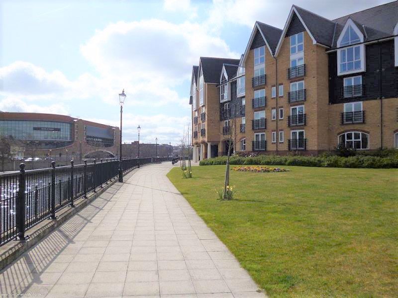 2 bed flat to rent in Scotney Gardens, St Peters Street, Maidstone