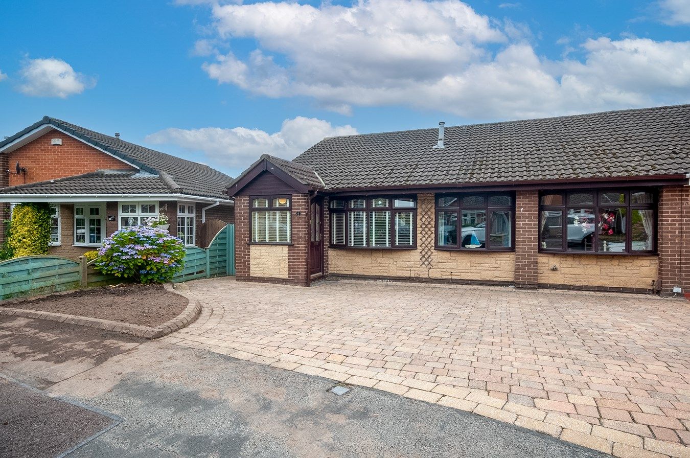 4 bed bungalow for sale in Holtswell Close, Lowton, Warrington WA3 Zoopla
