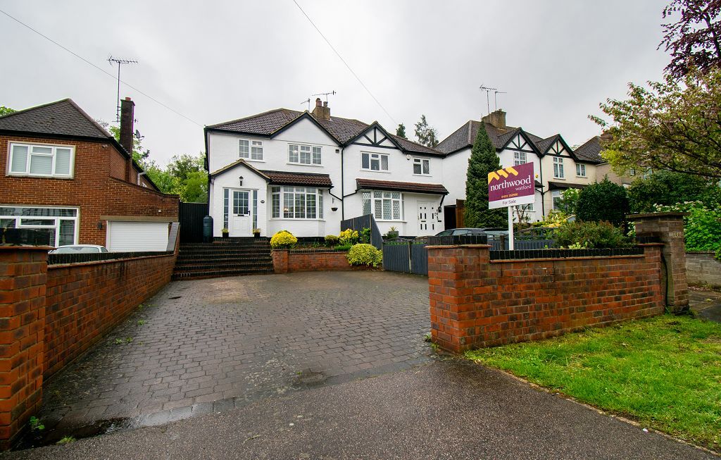 Ridge Lane Nascot Wood WD17  