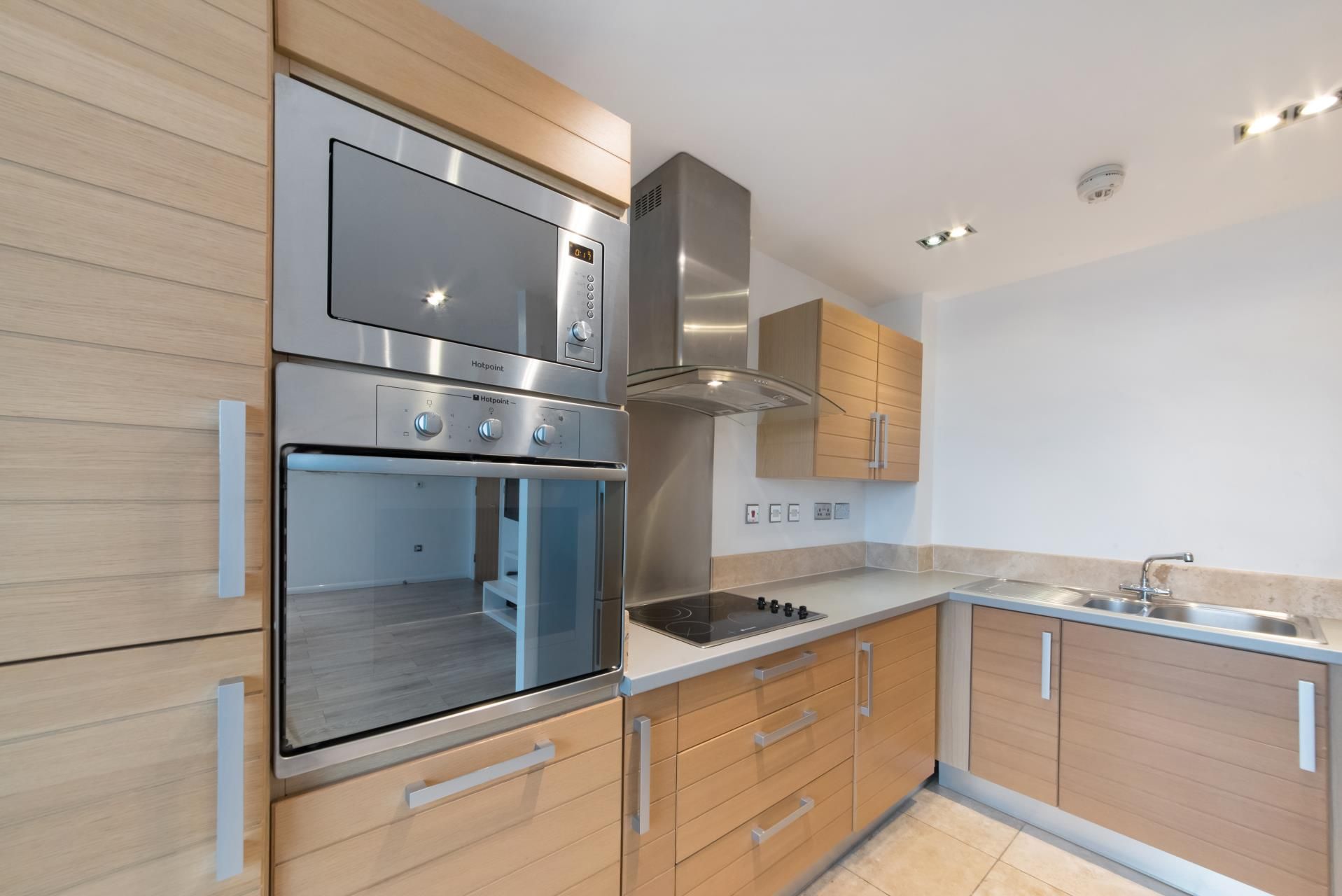 2 bed flat to rent in City Tower, Limeharbour, Canary Wharf E14 Zoopla