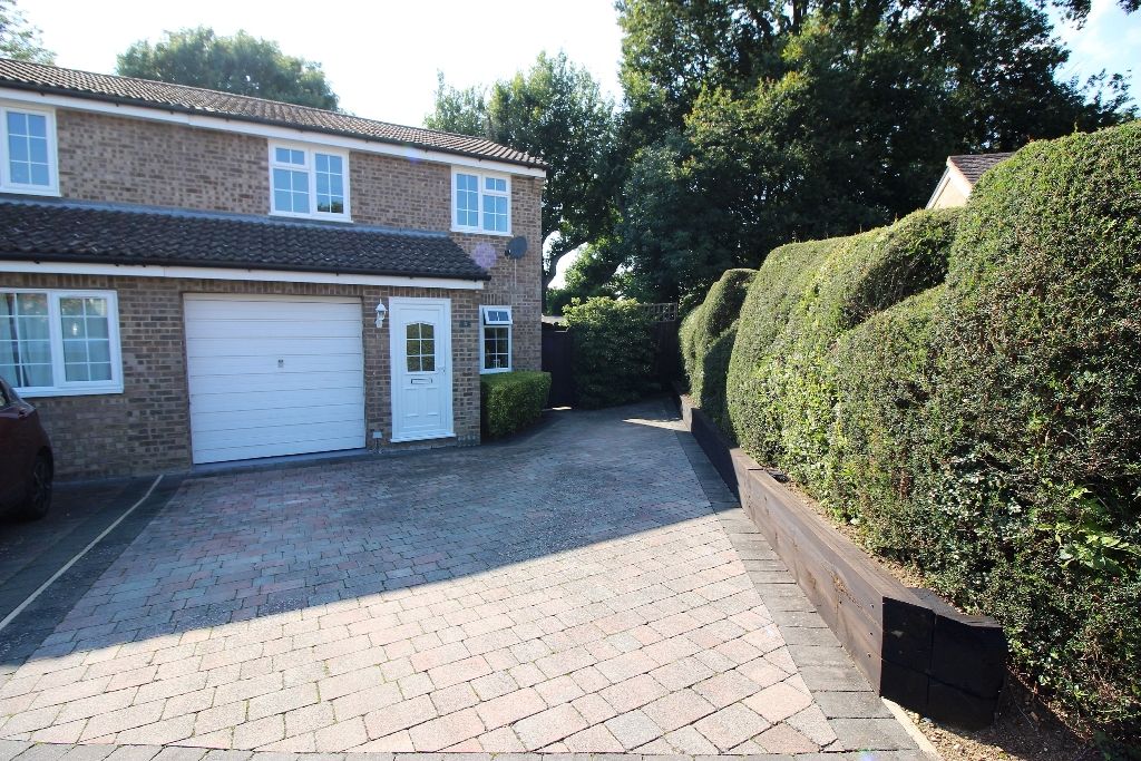 3 bed semidetached house for sale in Woodlea, Leybourne, West Malling
