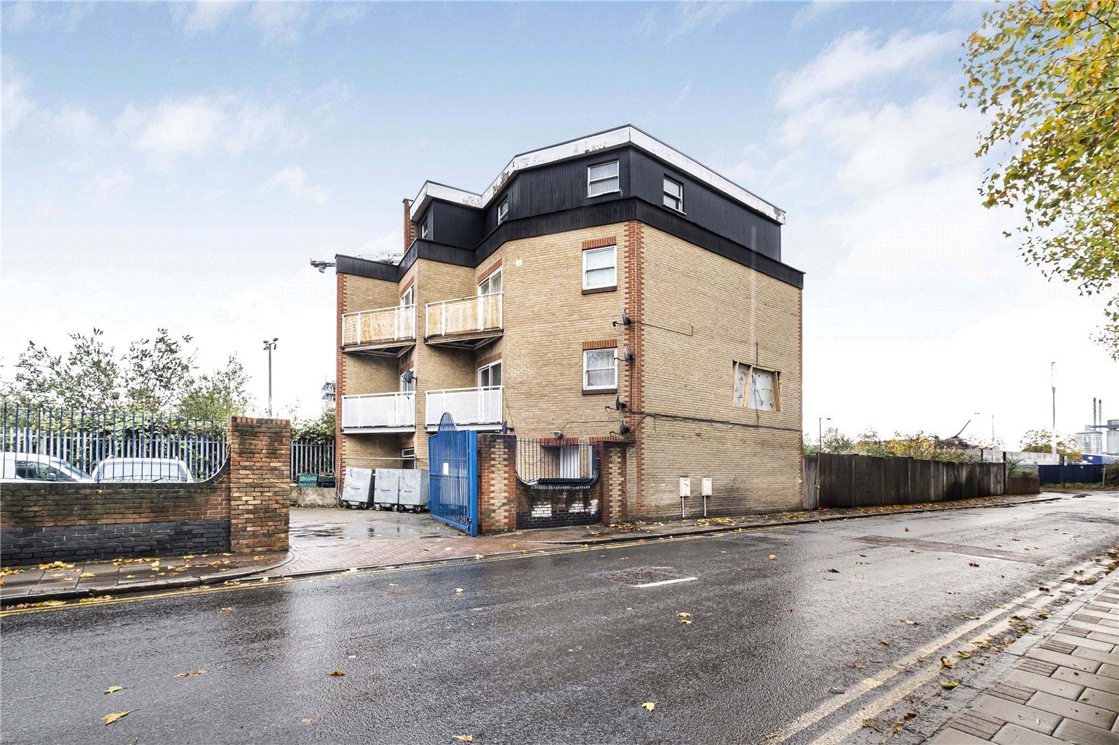 3 bed flat for sale in Albert Road, London E16 Zoopla