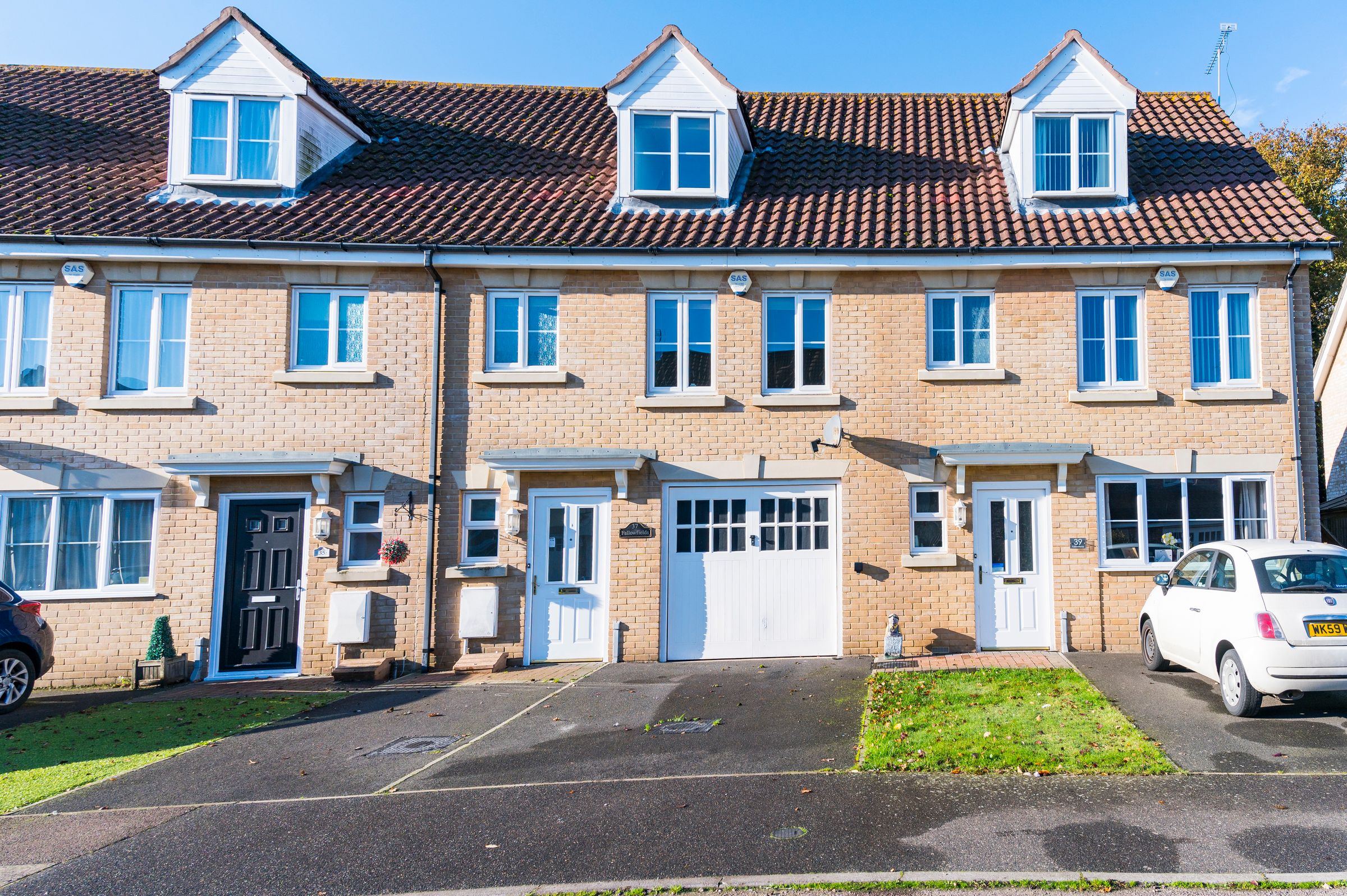 3 bed town house to rent in Fallowfields, Lowestoft NR32 Zoopla